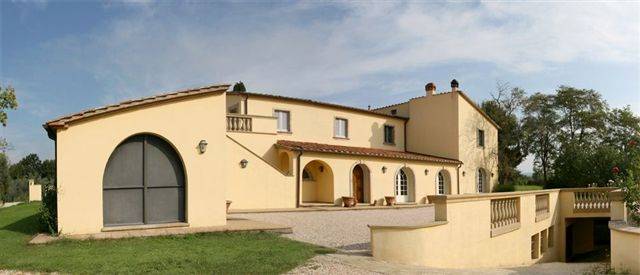 Villa con Parco privato e piscina
