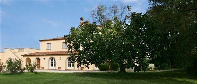 Villa con Parco privato e piscina