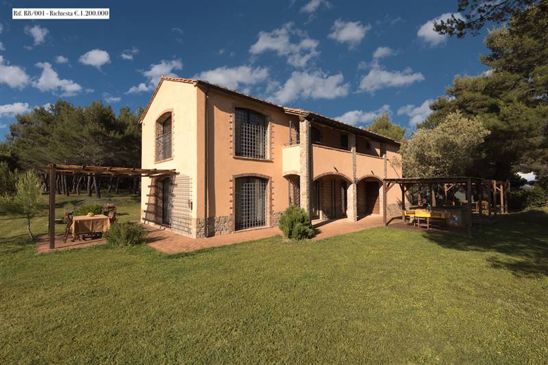 Rustico restaurato con piscina in vendita a Suvereto 