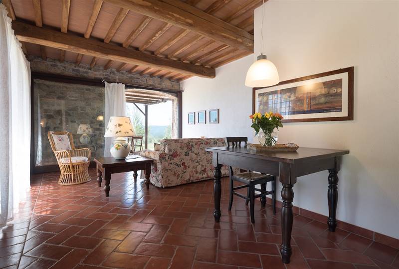 Rustico restaurato con piscina in vendita a Suvereto 