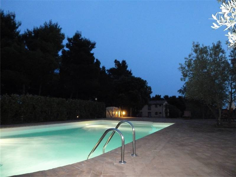 Rustico restaurato con piscina in vendita a Suvereto 