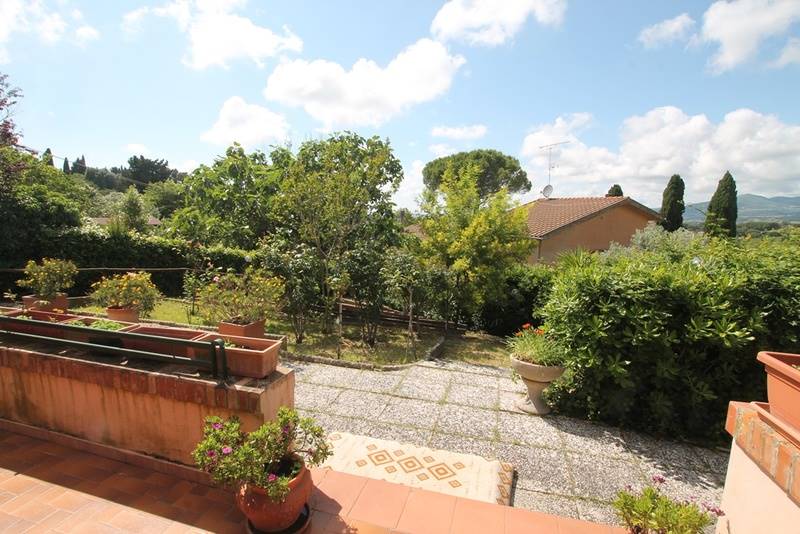Appartamento con giardino privato