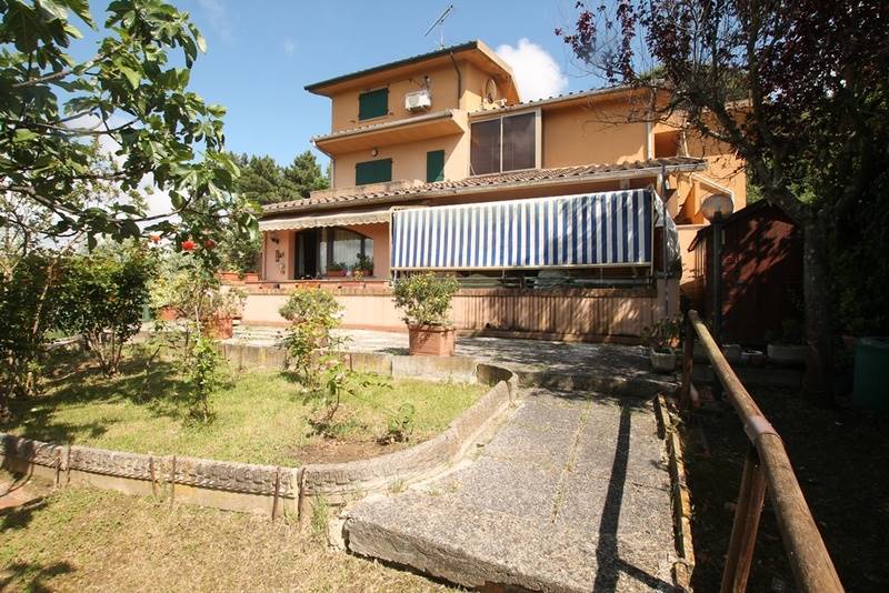 Appartamento con giardino privato