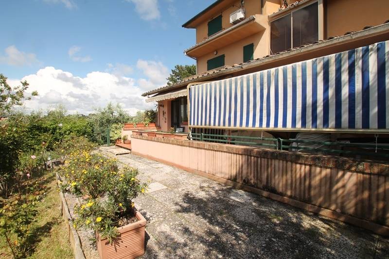 Appartamento con giardino privato