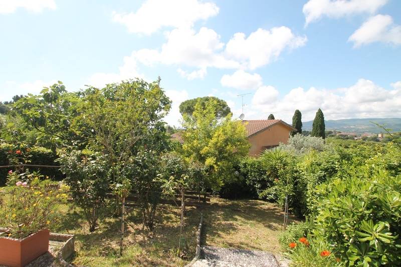 Appartamento con giardino privato
