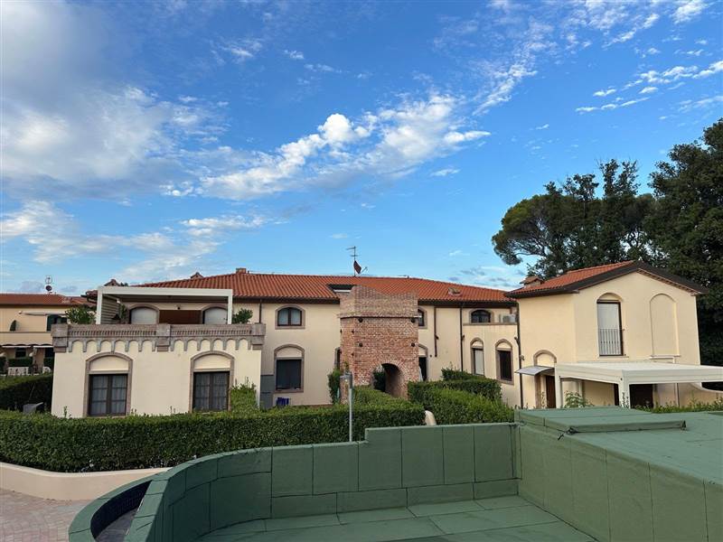 Elegante bilocale con giardino esclusivo a pochi passi dalle spiagge di Vada