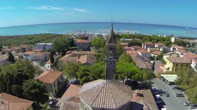 Elegante bilocale con giardino esclusivo a pochi passi dalle spiagge di Vada