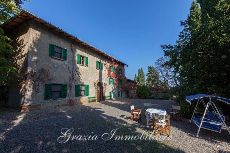 Borgo del '600 nei pressi della dominate città medioevale di Volterra