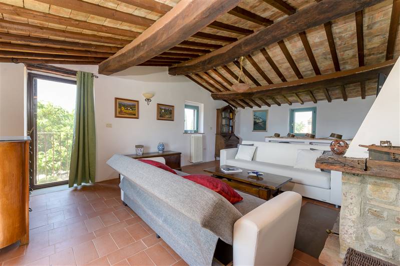Casale in pietra con piscina e vista panoramica sulla Maremma