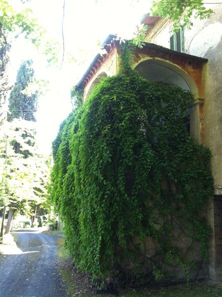 Borgo del '600 nei pressi della dominate città medioevale di Volterra