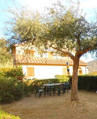 Appartamento a Casale Marittimo con Piscina 