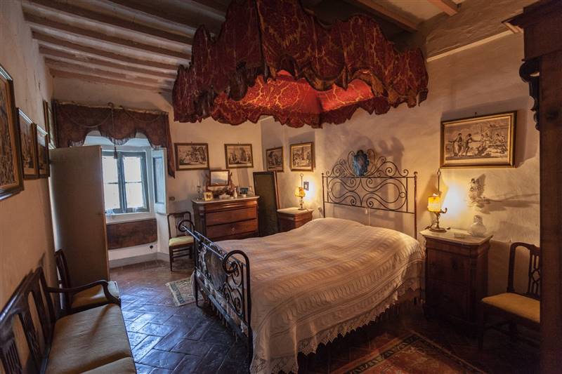 Borgo del '600 nei pressi della dominate città medioevale di Volterra