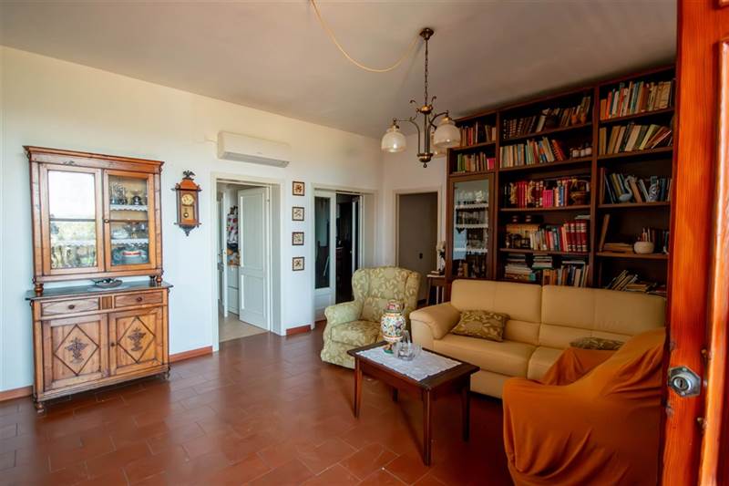 Charming Tuscan Farmhouse with Panoramic Sea View