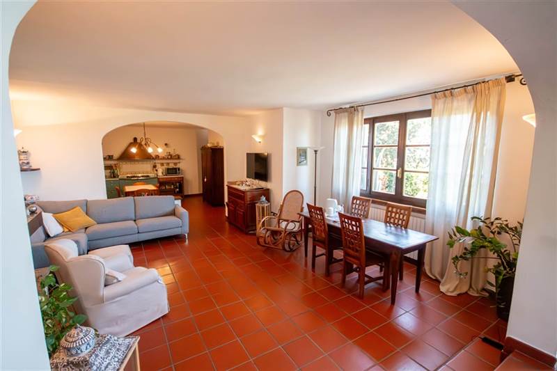 Charming Tuscan Farmhouse with Panoramic Sea View