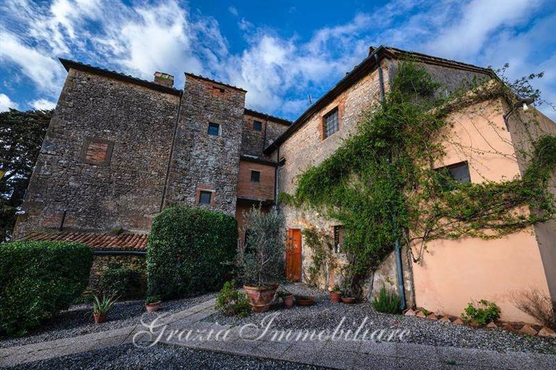 Tenuta storica del 1800 nel Cuore del Borgo Medioevale di Casale Marittimo