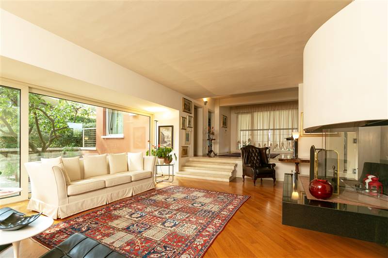 Villa di prestigio con parco privato 