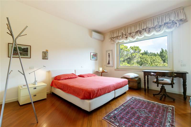 Villa di prestigio con parco privato 