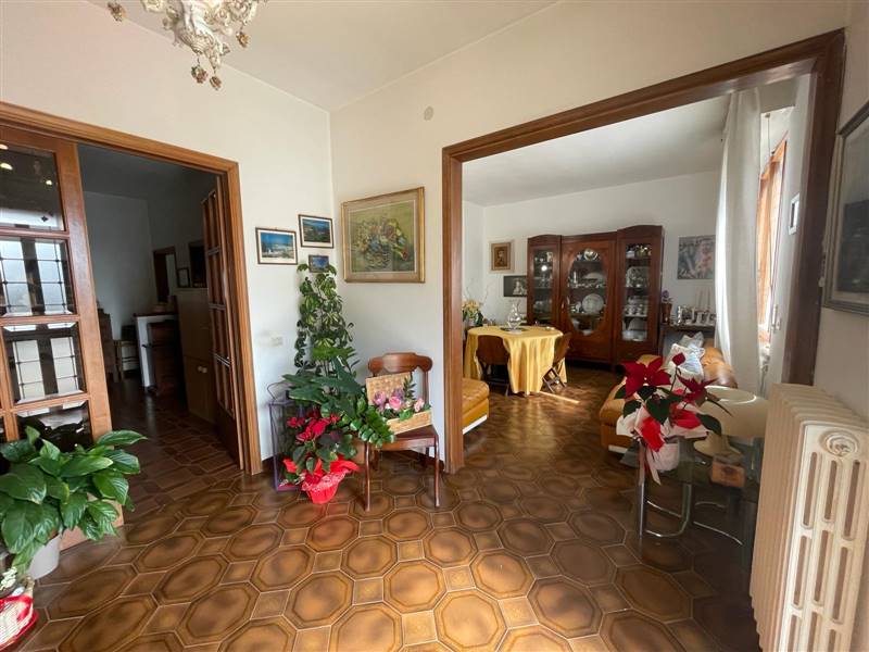 Appartamento  a pochi passi dal mare con giardino privato 