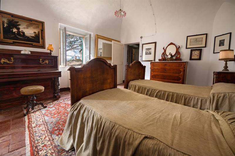 Tenuta storica del 1800 nel Cuore del Borgo Medioevale di Casale Marittimo