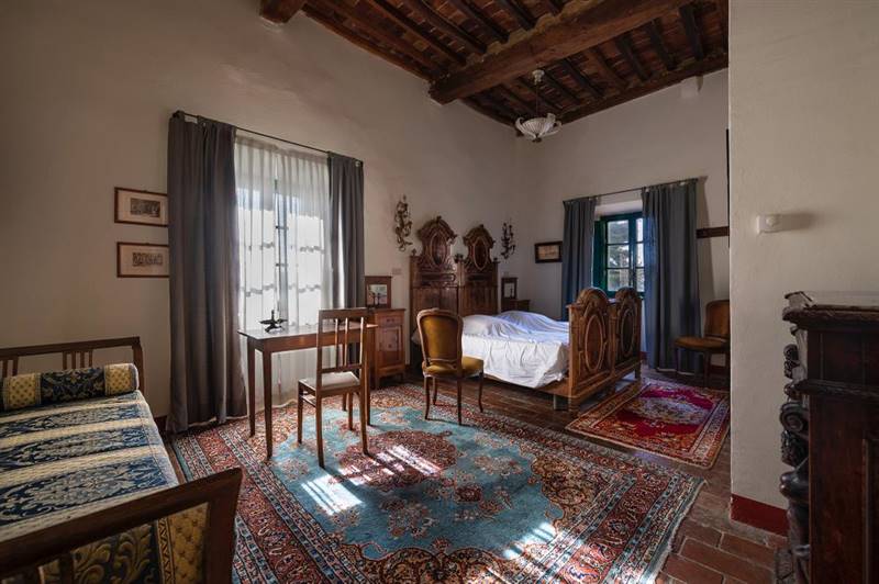 Tenuta storica del 1800 nel Cuore del Borgo Medioevale di Casale Marittimo