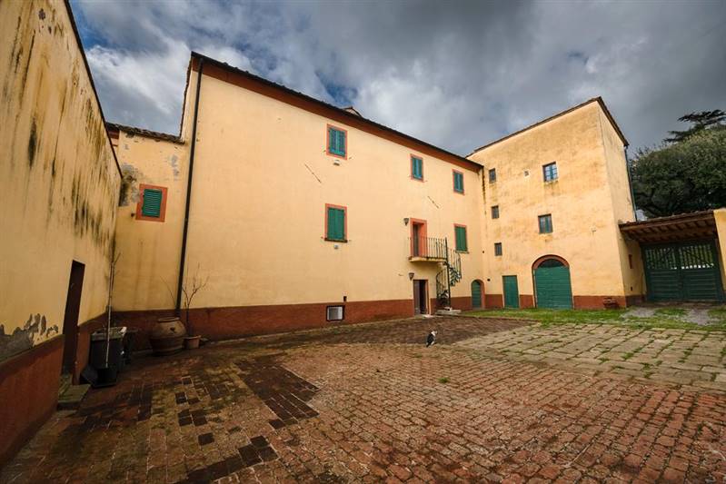 Tenuta storica del 1800 nel Cuore del Borgo Medioevale di Casale Marittimo