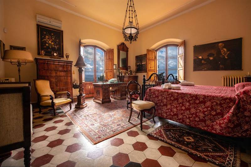 Tenuta storica del 1800 nel Cuore del Borgo Medioevale di Casale Marittimo
