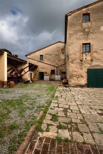 Tenuta storica del 1800 nel Cuore del Borgo Medioevale di Casale Marittimo
