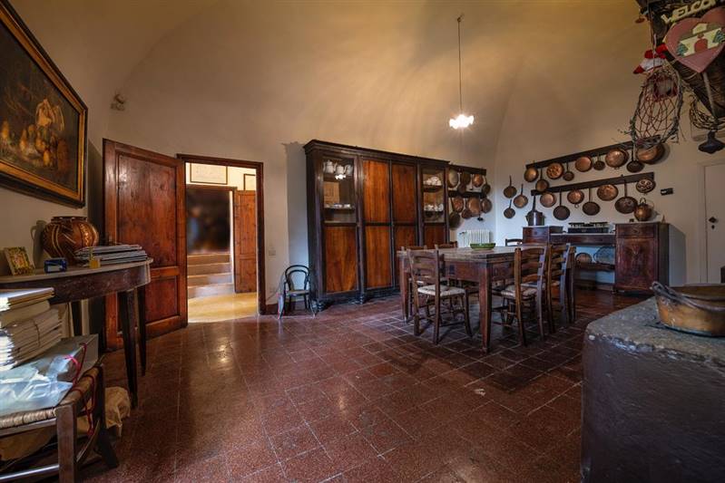 Tenuta storica del 1800 nel Cuore del Borgo Medioevale di Casale Marittimo