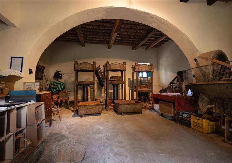 Tenuta storica del 1800 nel Cuore del Borgo Medioevale di Casale Marittimo