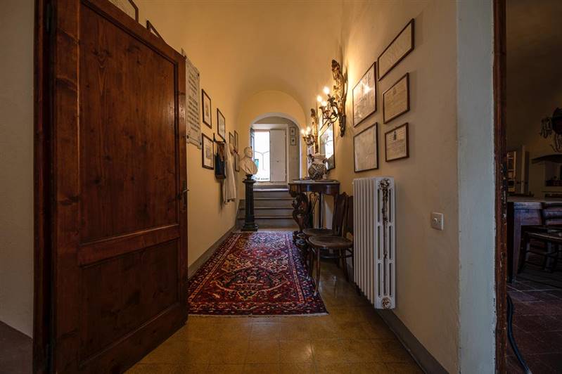 Tenuta storica del 1800 nel Cuore del Borgo Medioevale di Casale Marittimo