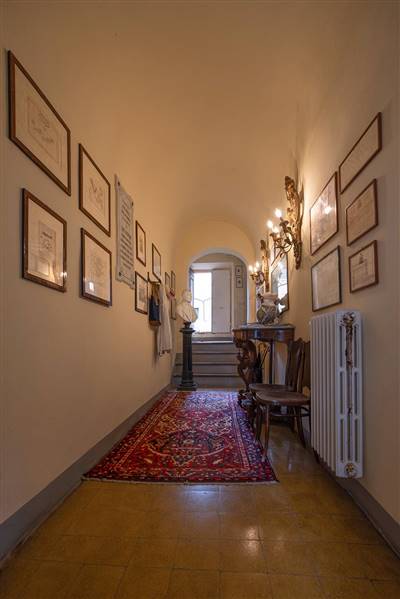 Tenuta storica del 1800 nel Cuore del Borgo Medioevale di Casale Marittimo