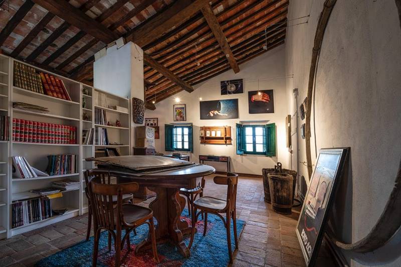 Tenuta storica del 1800 nel Cuore del Borgo Medioevale di Casale Marittimo