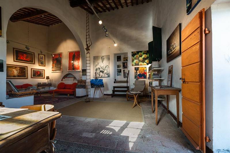 Tenuta storica del 1800 nel Cuore del Borgo Medioevale di Casale Marittimo