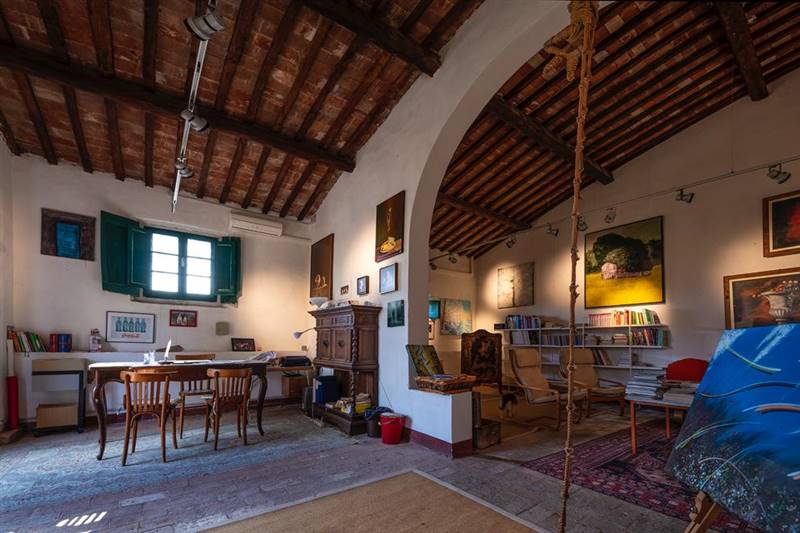 Tenuta storica del 1800 nel Cuore del Borgo Medioevale di Casale Marittimo