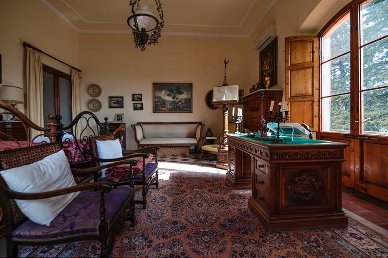 Tenuta storica del 1800 nel Cuore del Borgo Medioevale di Casale Marittimo