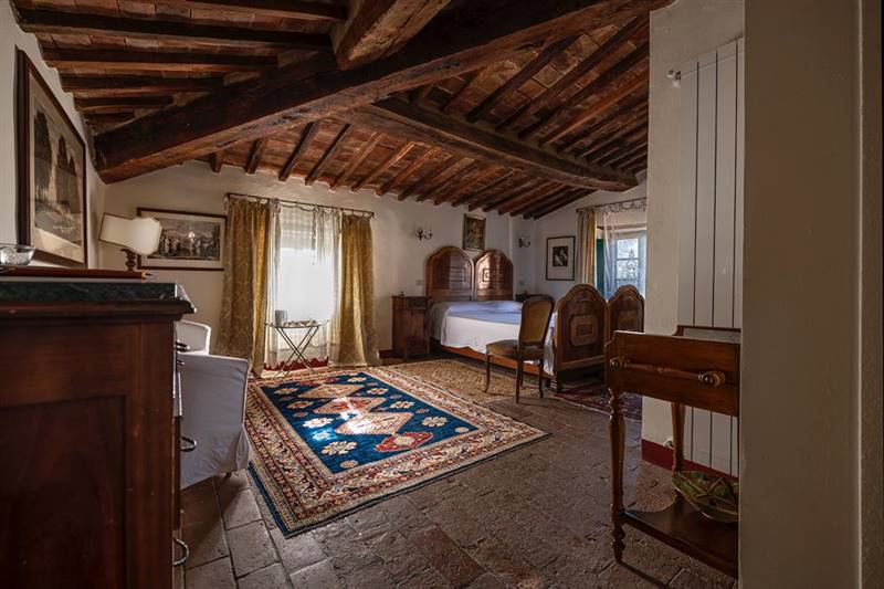Tenuta storica del 1800 nel Cuore del Borgo Medioevale di Casale Marittimo