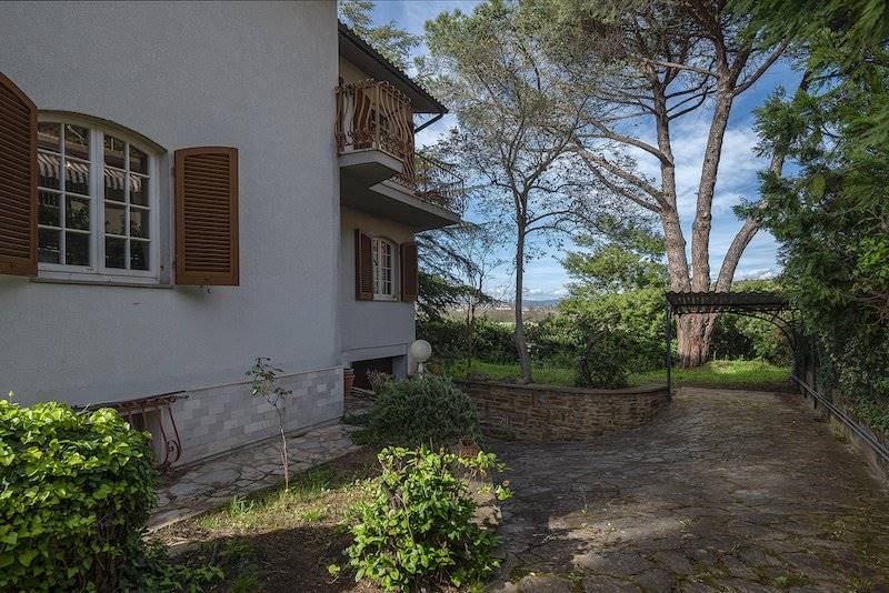 Villa con parco esclusivo immersa in una splendida pineta
