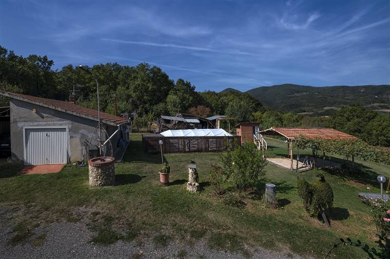 Podere in crinale con splendida vista panoramica