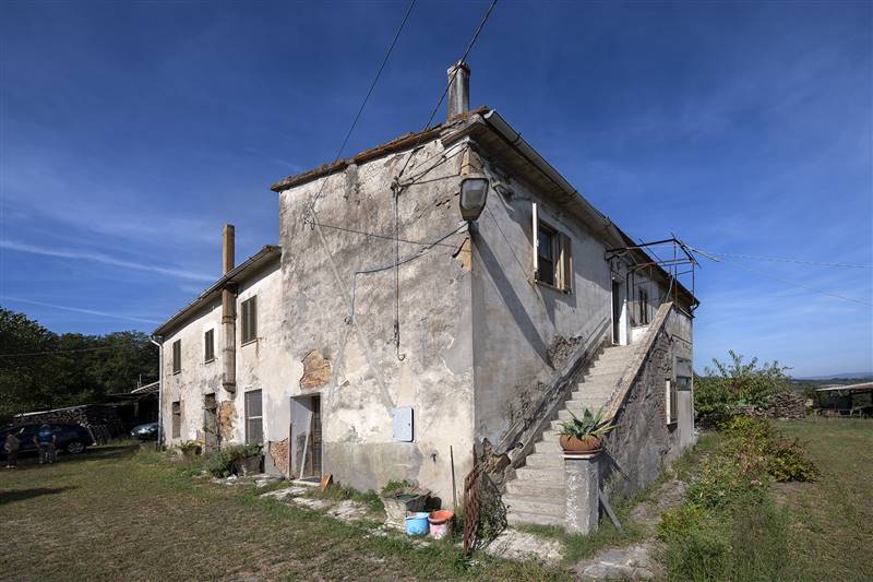 Podere in crinale con splendida vista panoramica