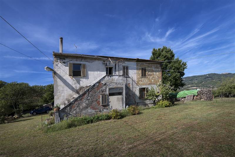 Podere in crinale con splendida vista panoramica