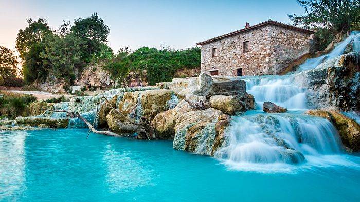 Imponente Podere in posizione dominante della vallata versante Saturnia