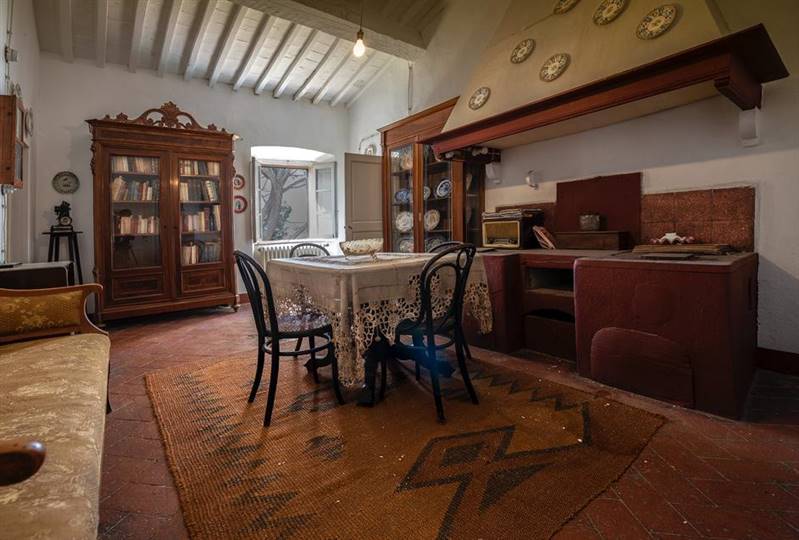 Tenuta storica del 1800 nel Cuore del Borgo Medioevale di Casale Marittimo