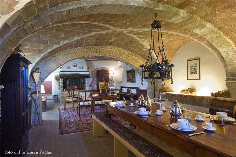 Borgo - Gioiello architettonico storico e culturale nelle  colline  di San Gimignano
