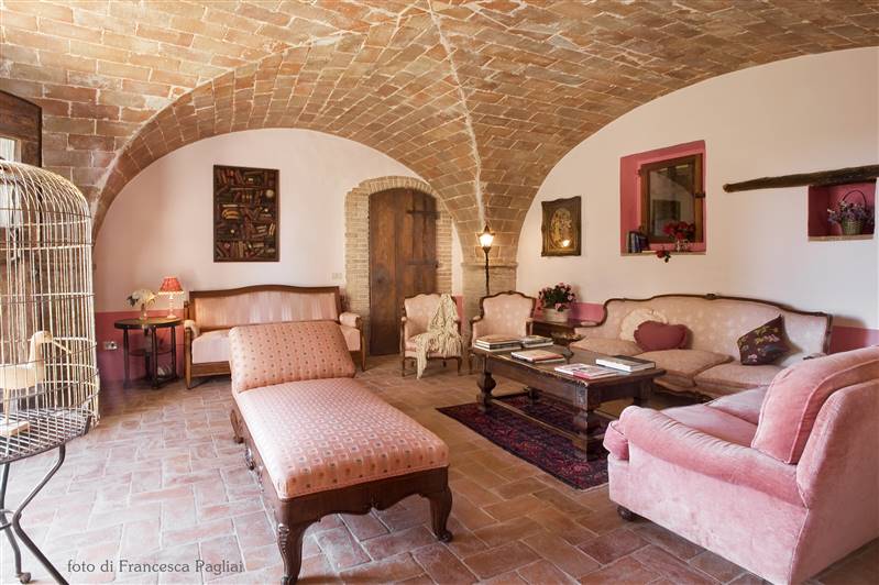 Borgo - Gioiello architettonico storico e culturale nelle  colline  di San Gimignano