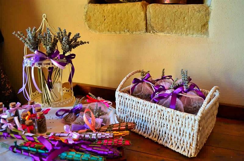  Agriturismo con casolare in pietra all'interno di riserva naturale