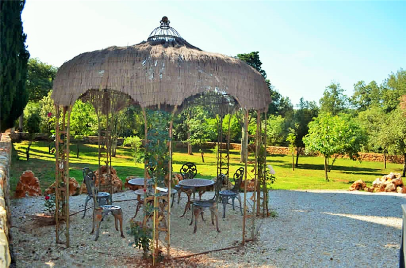  Agriturismo con casolare in pietra all'interno di riserva naturale