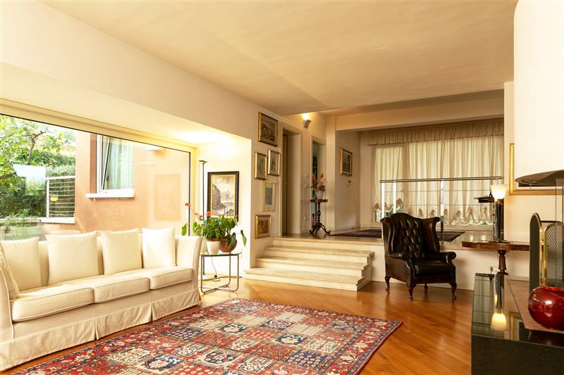 Villa di prestigio con parco privato 