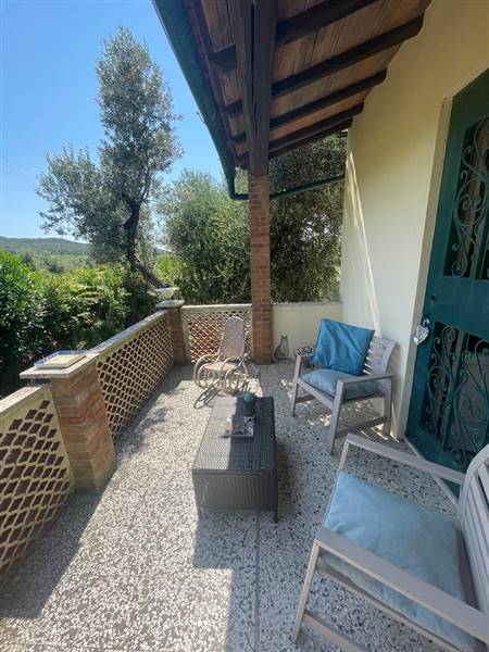 Villa indipendente con giardino privato e uliveta in Bolgheri DOC