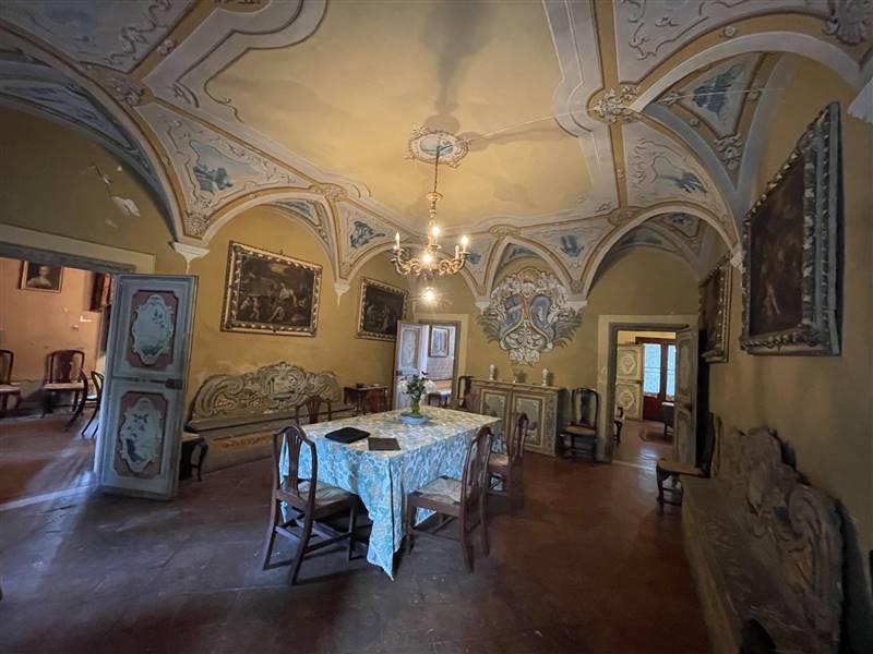 Borgo del '600 nei pressi della dominate città medioevale di Volterra
