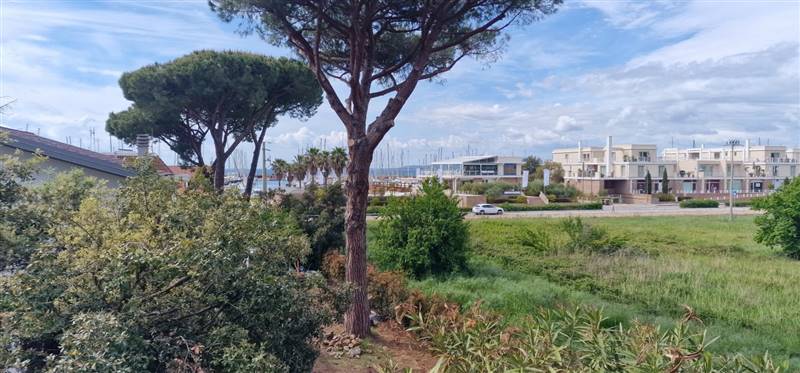 Villa immersa nella pineta con splendida vista mare